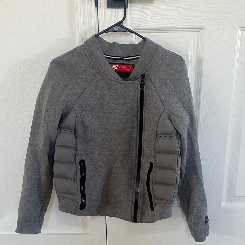Nike Heather Gray semi puffer Jacket with Black Details